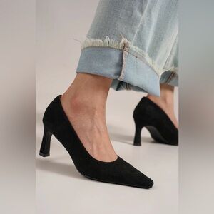 Beast Fashion NIB Faux Suede Point Toe Pumps